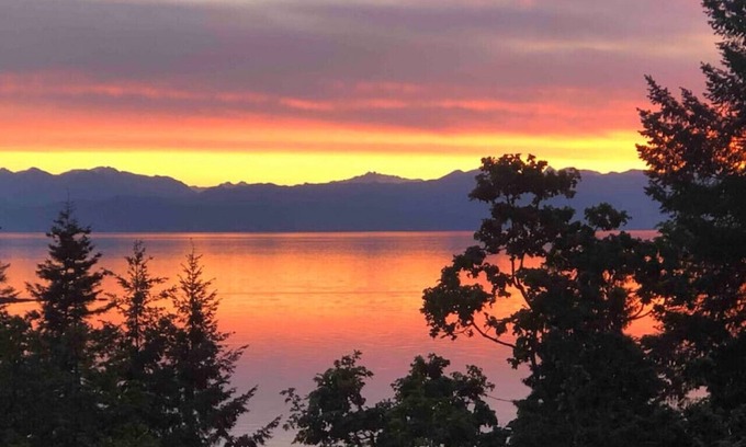 Regional District of Nanaimo Condo | Oceanview Guest Suite with Large 2 Person Soaker Tub