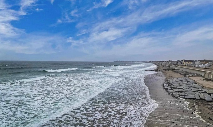 Hampton Apartment | Oceanview Retreat Sum