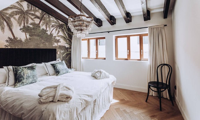 La Llotja-Born Apartment | Ocho Suites & Kitchen
