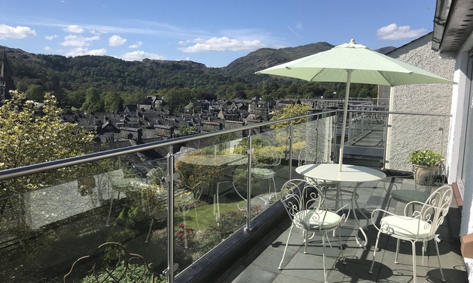 Ambleside House | Oct/Nov wks New Price Ambleside Sleep 6 Balcony Mountain View spa1pet Parking