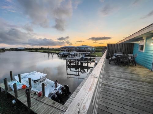 Venice House | Offshore Paradise Steps from the Gulf