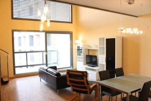 Burjasot Apartment | Ohmyloft Valencia