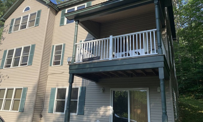 Cavendish House | Okemo LARGE home SKI DATES still available NEW Hot tub. pool table 3 full baths