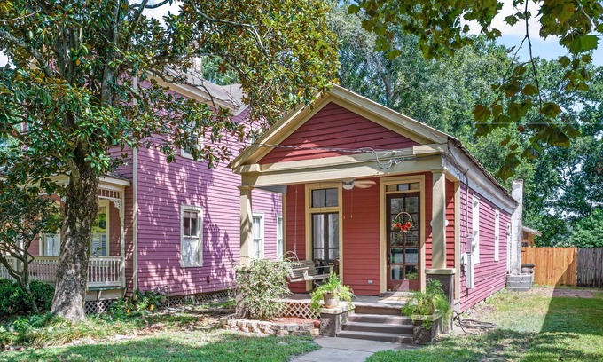 Mobile House | Old Dauphin Way Historic Home short walk downtown