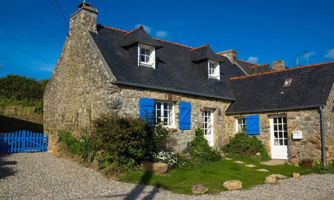 Crozon House | Old house near beaches between Crozon Camaret Wifi garden closed sea view