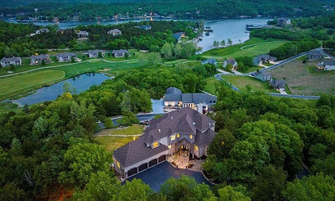 Camdenton House | Old Kinderhook Castle in Gated Golf Community of Old Kinderhook