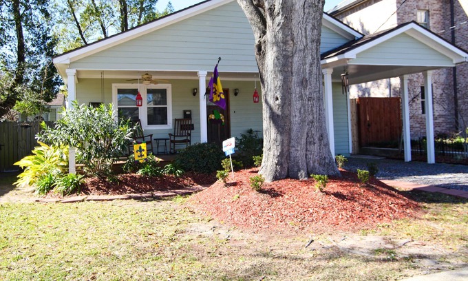Metairie House | Old Metairie Cottage - A Hidden Jewel minutes from the French Quarter