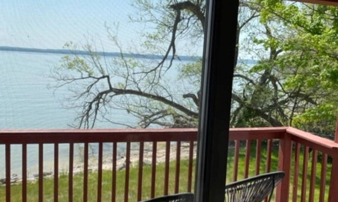 Traverse City House | Old Mission Peninsula waterfront home with private beach