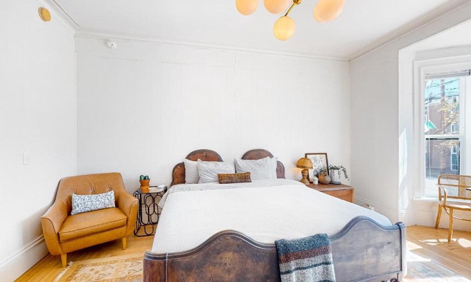 East Bayside Apartment | Old Port Place