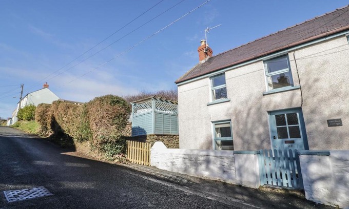 St Ishmaels House | Old Post Cottage