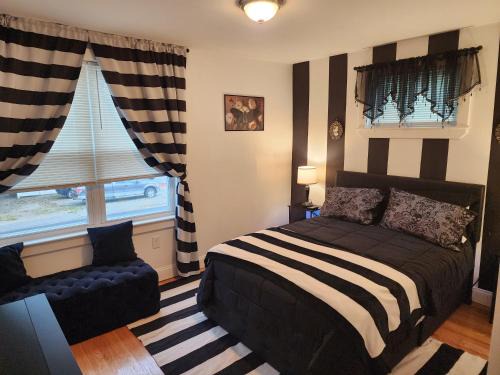 South Peabody House | Old Salem Inn 15 mins from downtown Salem