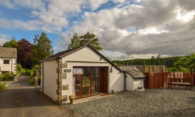 Ambleside Cottage | OLD SAWREY STORES, romantic, with a garden in Far Sawrey