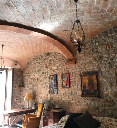 Castell'Arquato Bed & Breakfast | Old school Bacedasco B&B