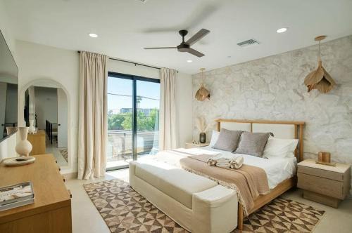 South Scottsdale House | Old Town Coolidge by HoZho