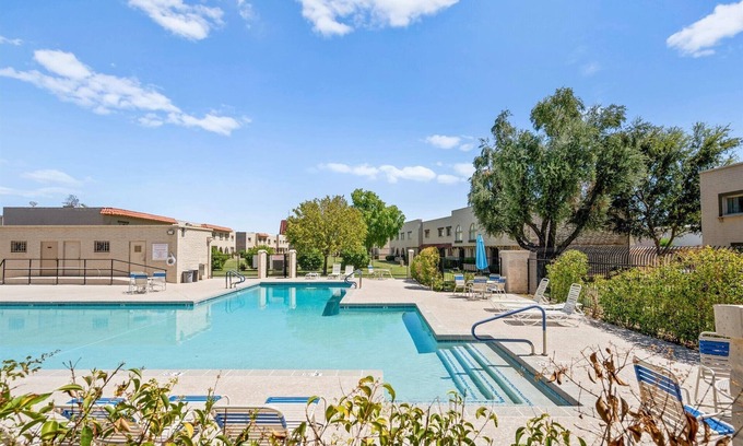 Casa Granada Townhouses House | Old Town Elegance by Rebl|BBQ|AC|Dog OK
