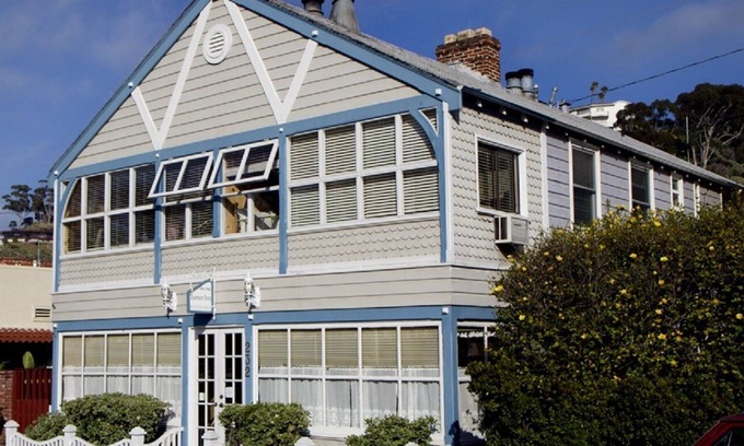 Avalon House | Old Turner Inn - Large historic home. weekly rental
