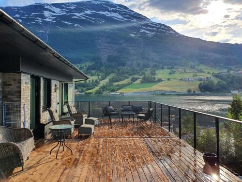 Olden Apartment | Olden Panorama Apartments - Fjord view - High Standard