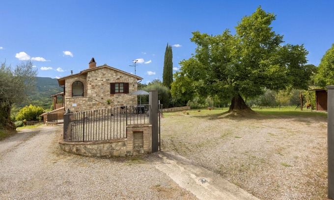 Chiusi Villa | Oliveto Del Cantarello