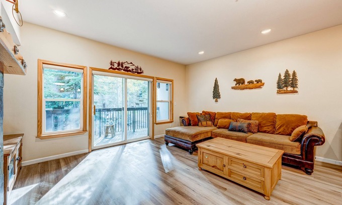Olympic Valley Condo | Olympic Valley condo with pool, hot tub, tennis, fireplace, & private balcony
