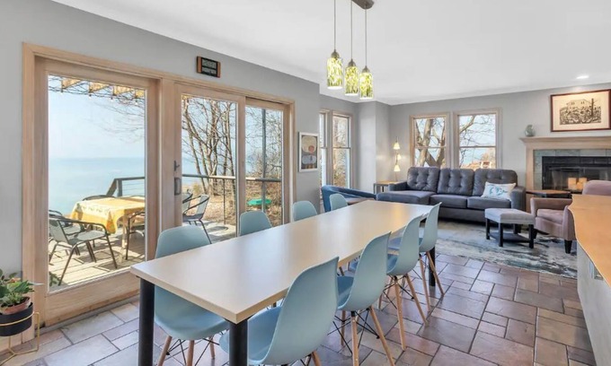 South Haven House | On Lake Michigan with Spectacular Views