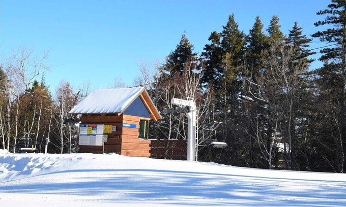Carrabassett Valley Condo | 'On-Piste' - A Ski-in/Ski-out Studio Condo - Chairlift next to the building!