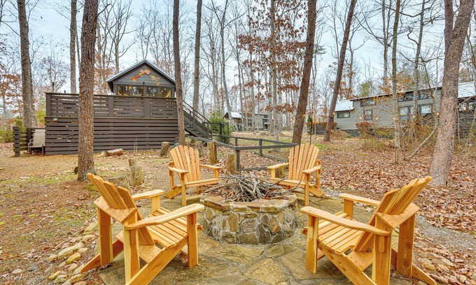 Monteagle Cabin | On-Site Trails + Furnished Deck: Monteagle Escape!