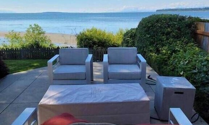 Birch Bay House | On the beach! Oceanfront luxury - Incredible Views and Private Beach Access