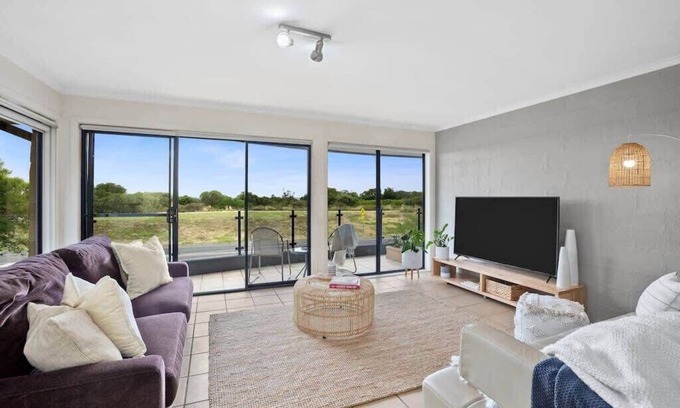 Torquay Apartment | On The Esplanade - Seafront Apartment