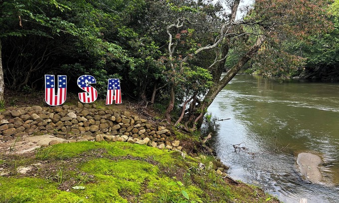 Ellijay Cabin | 🦌 ON THE RIVER Pets 🐶Welcome 🔥 Special 7th night free Sauna Hot Tub, Fire Pit