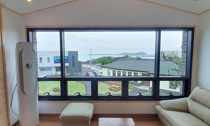 Seongsan Apartment | On The Stone Pension