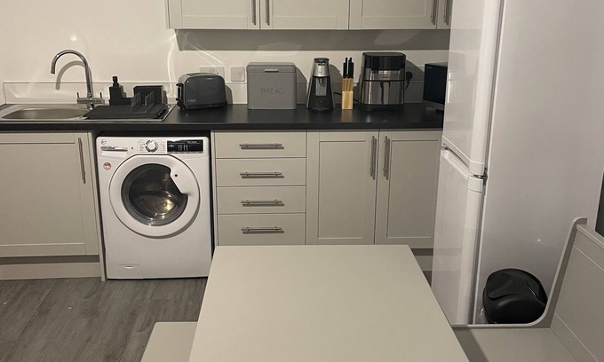 Ferryhill Apartment | One Bed Self Contained flat, in the heart of Ferryhill.
