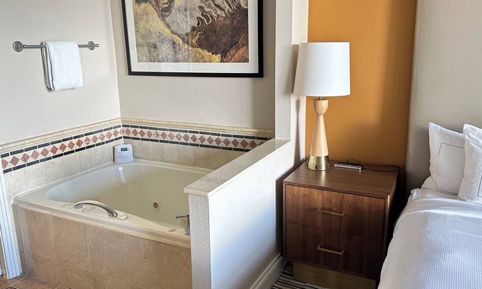 Enterprise Apartment | One bedroom 2beds suite in Las Vegas Next to Las Vegas Festival grounds