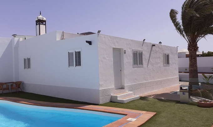 Teguise Apartment | One bedroom apartment with pool views