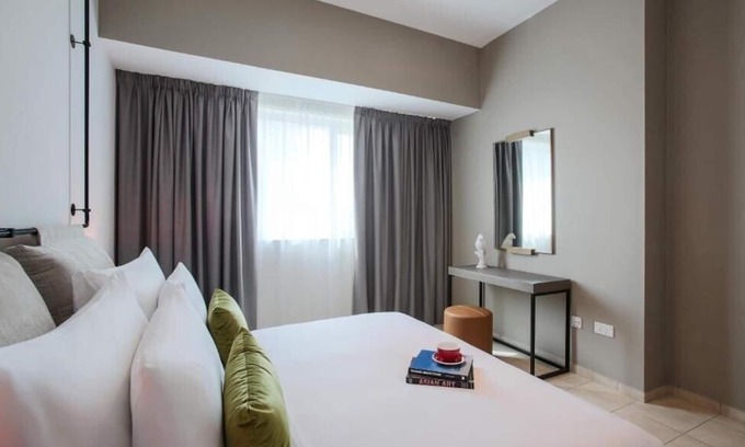 Dubai Marina Hotel | One Bedroom Apartment In Marina By E R