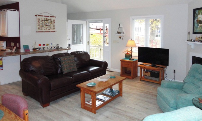 Grand Rivers Condo | One Bedroom Bayside Condo