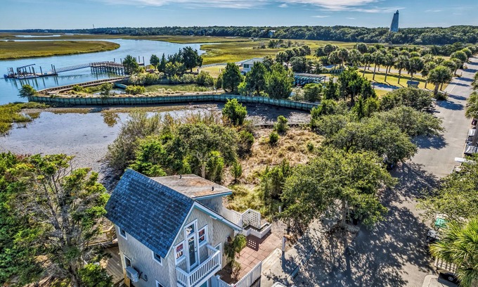 Bald Head Island House | One bedroom oasis with marina and marsh views! Heart of the island with one golf cart
