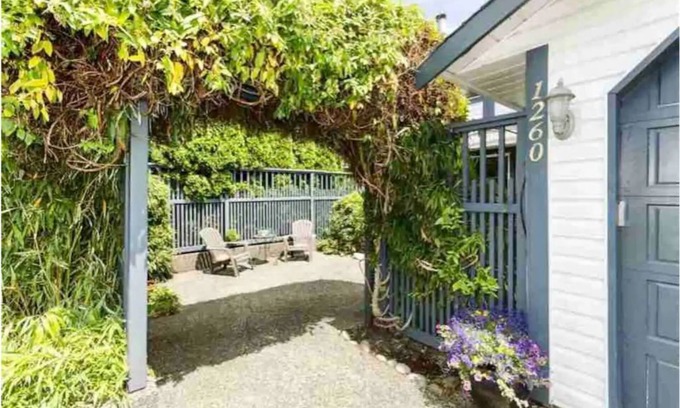Deep Cove Apartment | One bedroom private suite