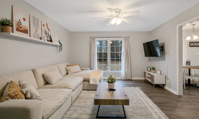South View House | One of a Kind Home