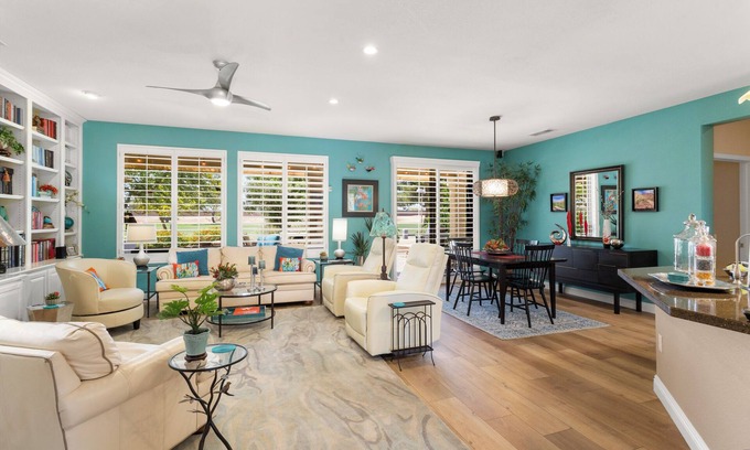 Desert Breeze House | ONE OF A KIND IN THE GRAND, GOLF COURSE, MOUNTAIN VIEWS AND SOLAR