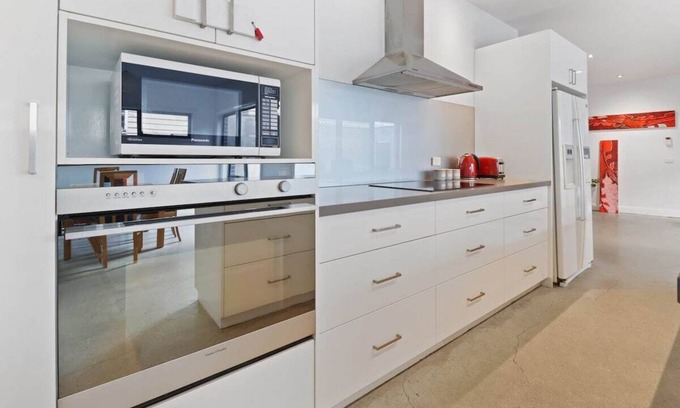 Geelong West House | One Raven Perch I Geelong Townhouse near CBD