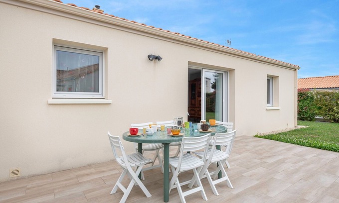 La Plaine-sur-Mer Ski Chalet | One-storey house for - quiet for six persons