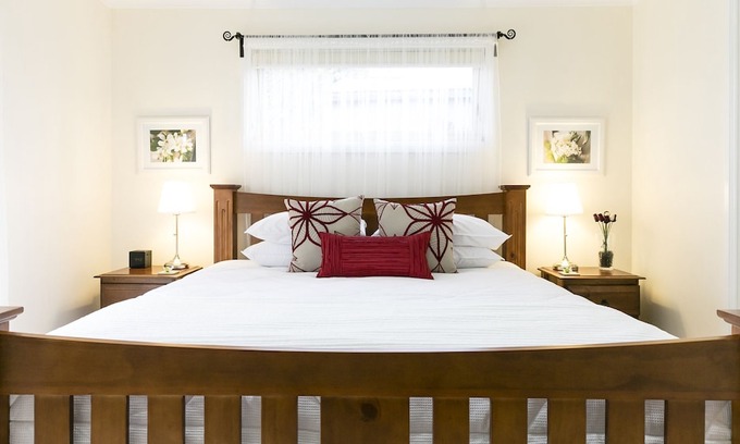 Upper Wakefield Bed & Breakfast | One Tree Bed and Breakfast: The Retreat