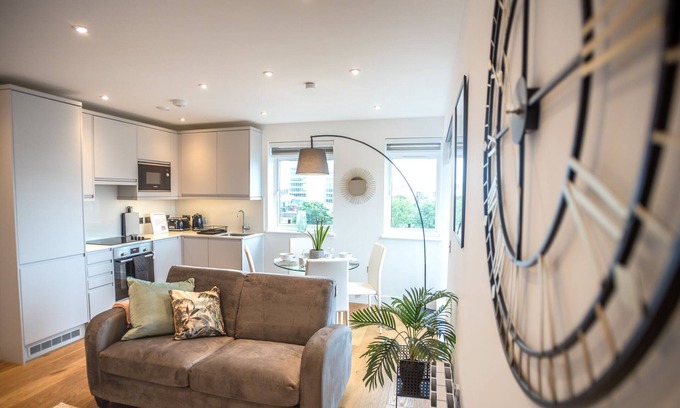 Slough Apartment | OneBedroom near Eton College by Belvilla