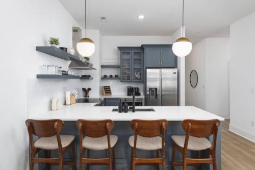Portsmouth House | Only 3 miles from Broadway Sleeps 16 Two Condos Side by Side