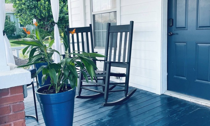 Dunedin House | Only 4 bedroom with a view of Main Street located in the Downtown Core District