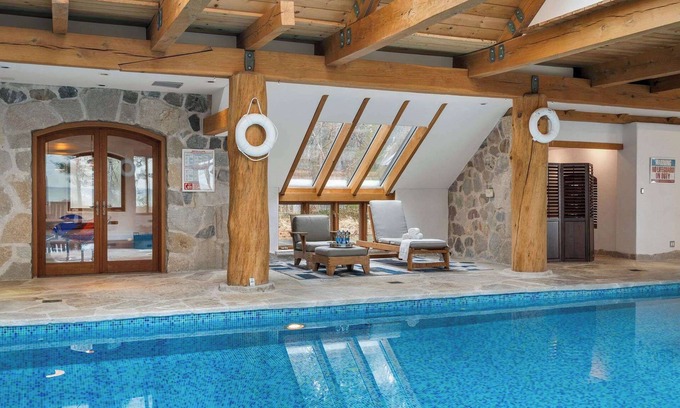 Elk Rapids House | Only 9 minutes from the horse show