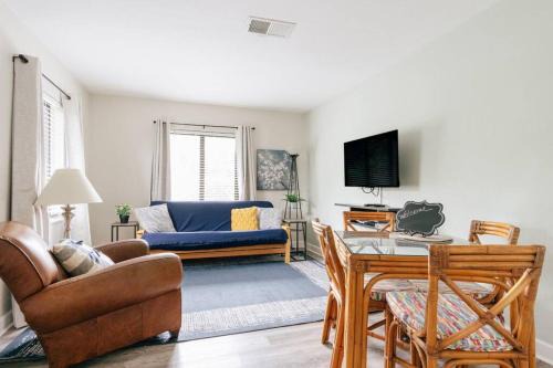 Pompano Beach Apartment | Only Two Blocks to Sand! 1st Floor Beach Hacienda