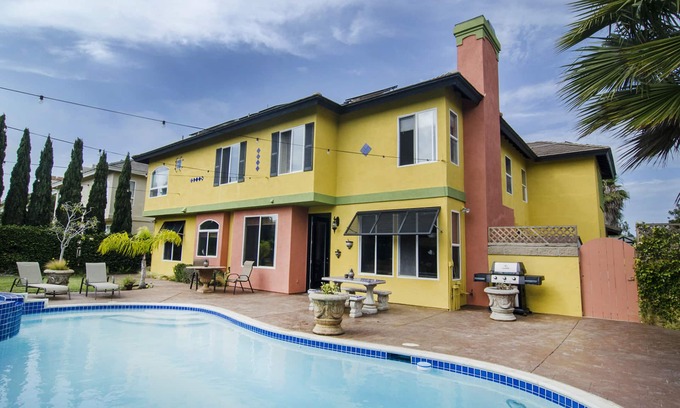 Carlsbad House | OPEN 10/20-25 Unique Villa, Walk to Beach, Pool/Spa, Pets Ok!