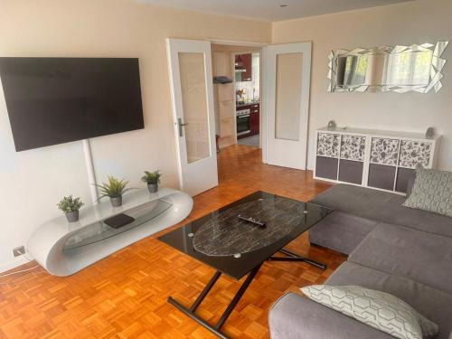 Saint-Gratien Apartment | OPEN 24 7 Apartment parking 15' PARIS 3' ATHLETICA