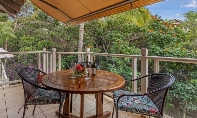 Wailea Condo | Open, airy condo with peaceful private lanai views